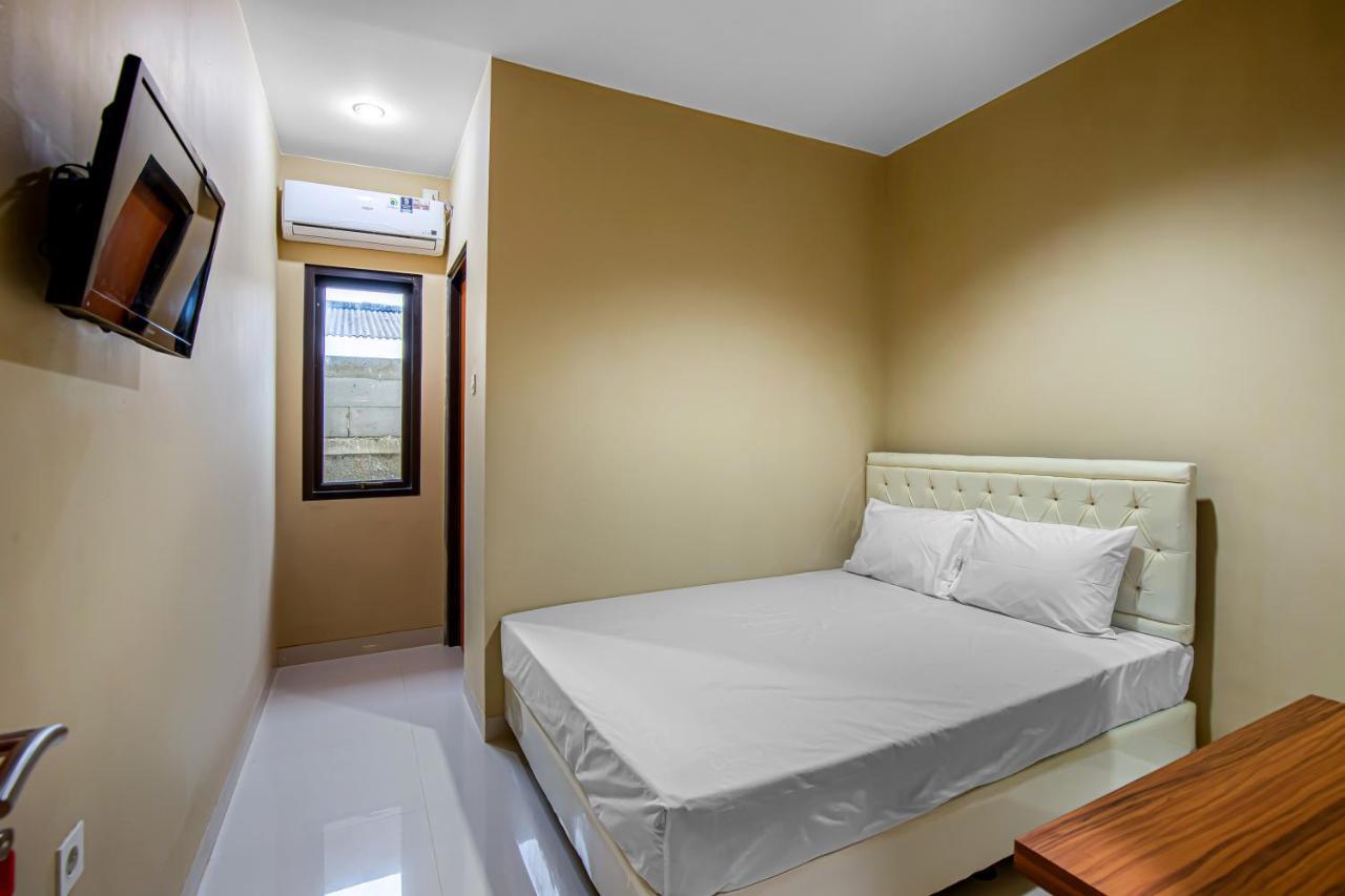 Tami House Bintaro Syariah Hotel Tangerang Bagian luar foto