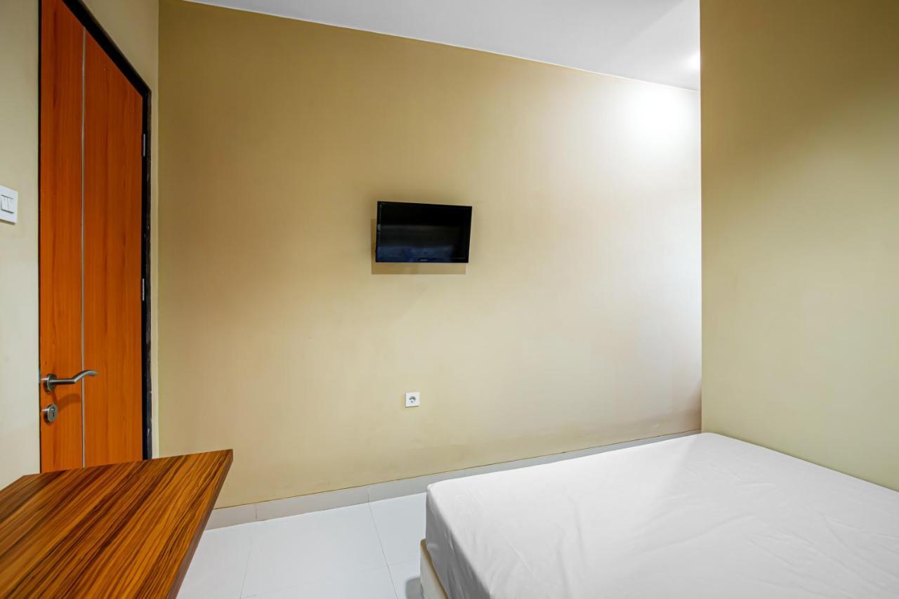 Tami House Bintaro Syariah Hotel Tangerang Bagian luar foto