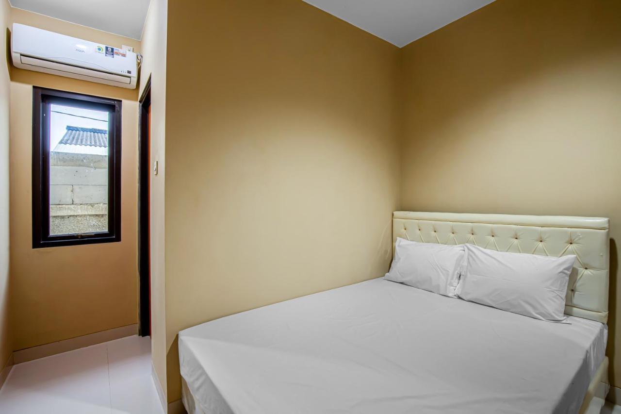 Tami House Bintaro Syariah Hotel Tangerang Bagian luar foto